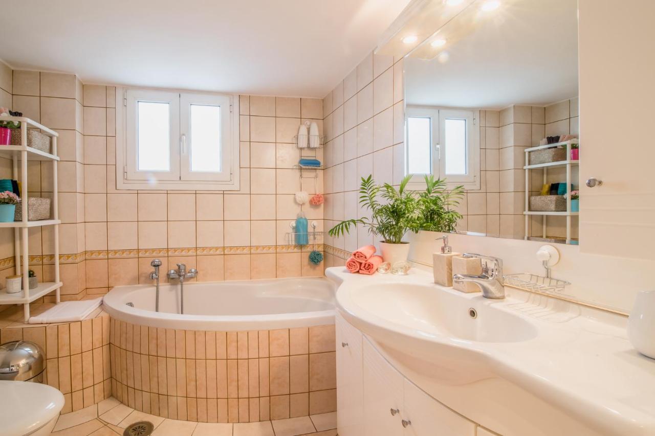 Glyfada'S Central Apartment Athena Bagian luar foto