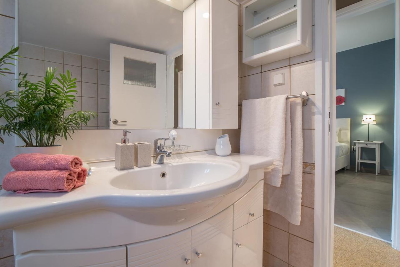 Glyfada'S Central Apartment Athena Bagian luar foto